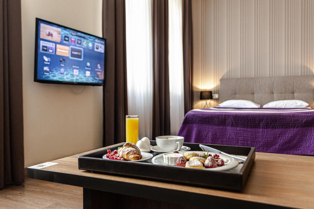 Senator Maidan Aparthotel Kijev Kültér fotó